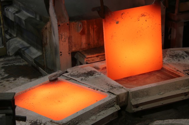 Glowing copper anodes