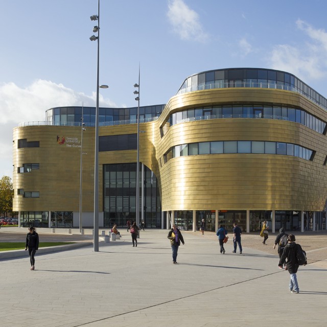 middlesbrough_curve_building_yard_and_curving_copper_walls