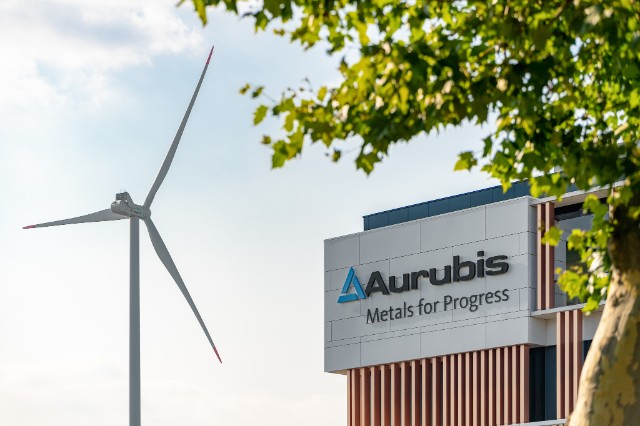Olen Computer Aurubis donates over 400 laptops and computers to Digital for Youth