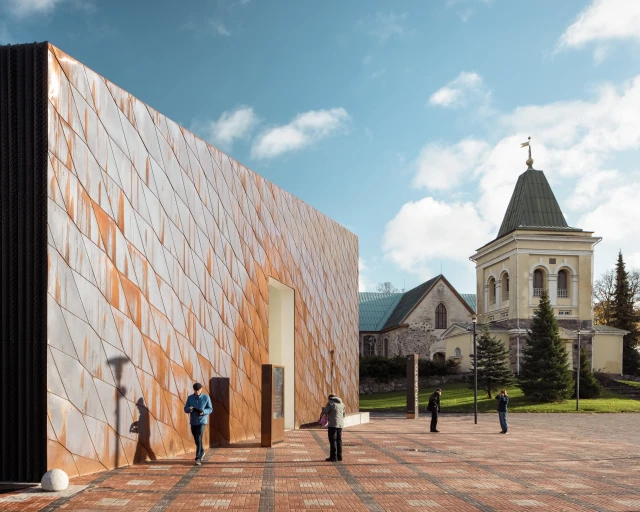 Kirkkonummi_Library_Outside_Copper_Facade-scaled