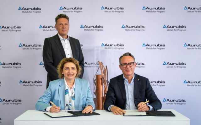 Signing of the investment loan agreement between Aurubis and the European Investment Bank (EIB).