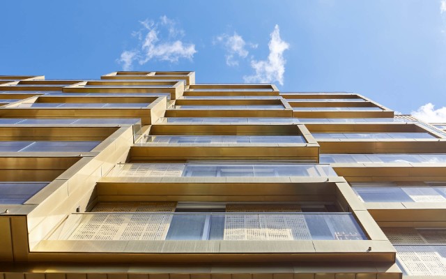 faraday_house_close_view_from_below_nordic_royal_copper