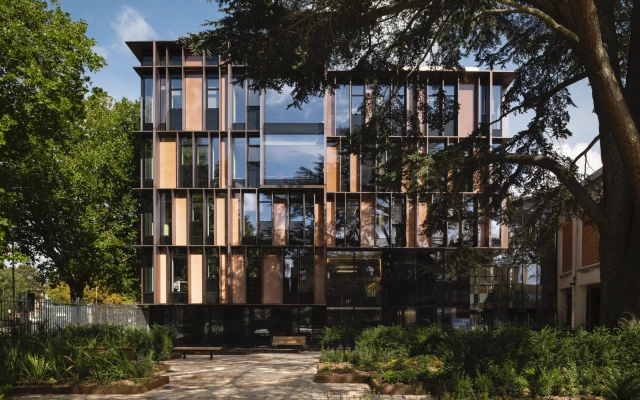 beecroft_building_united_kingdom_front_facade_windows_and_greenery2-scaled